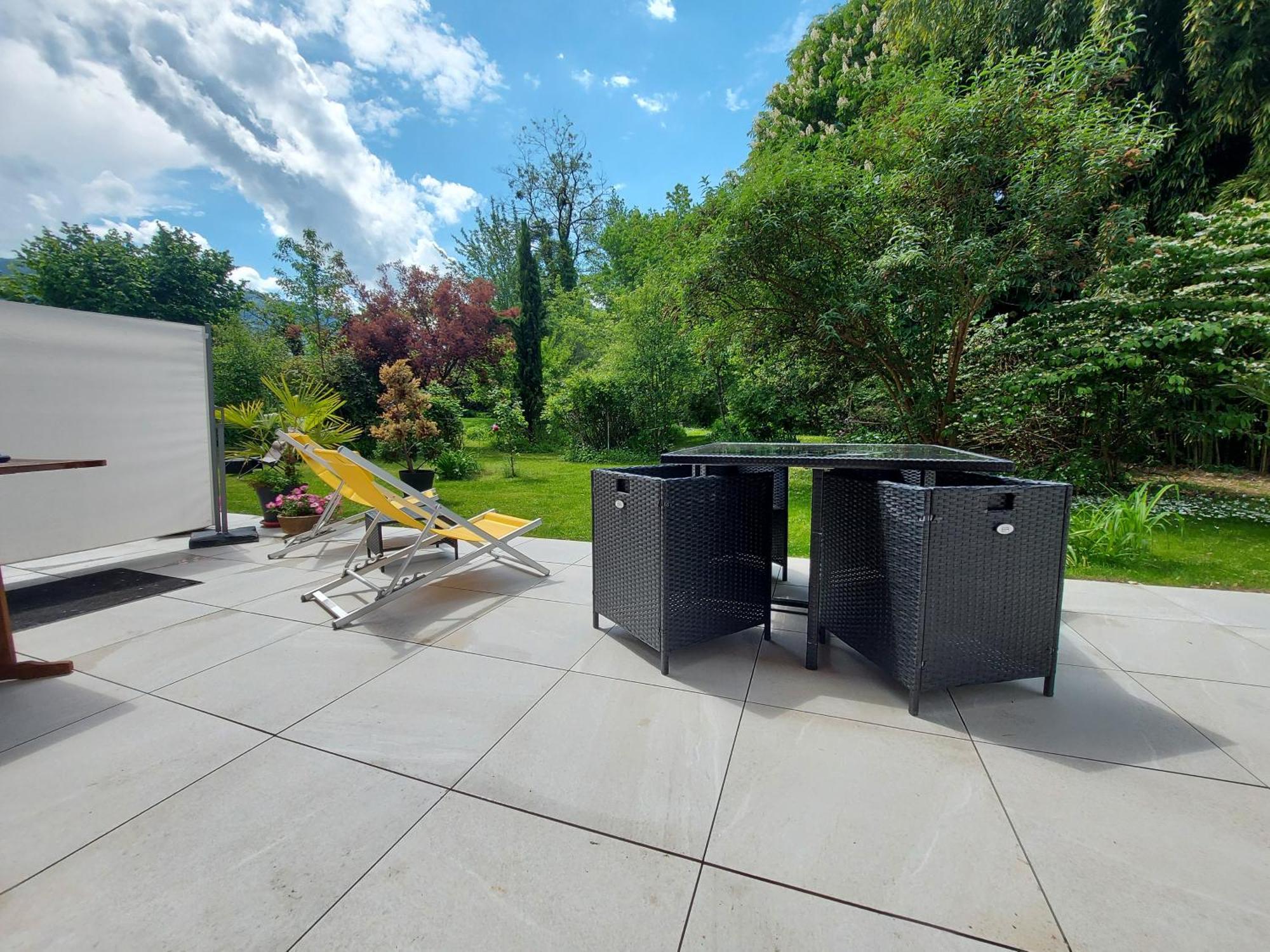 Apartment Centre St Jorioz : Et Spacieux Avec Terrasse Et Jardin Privatif Saint-Jorioz