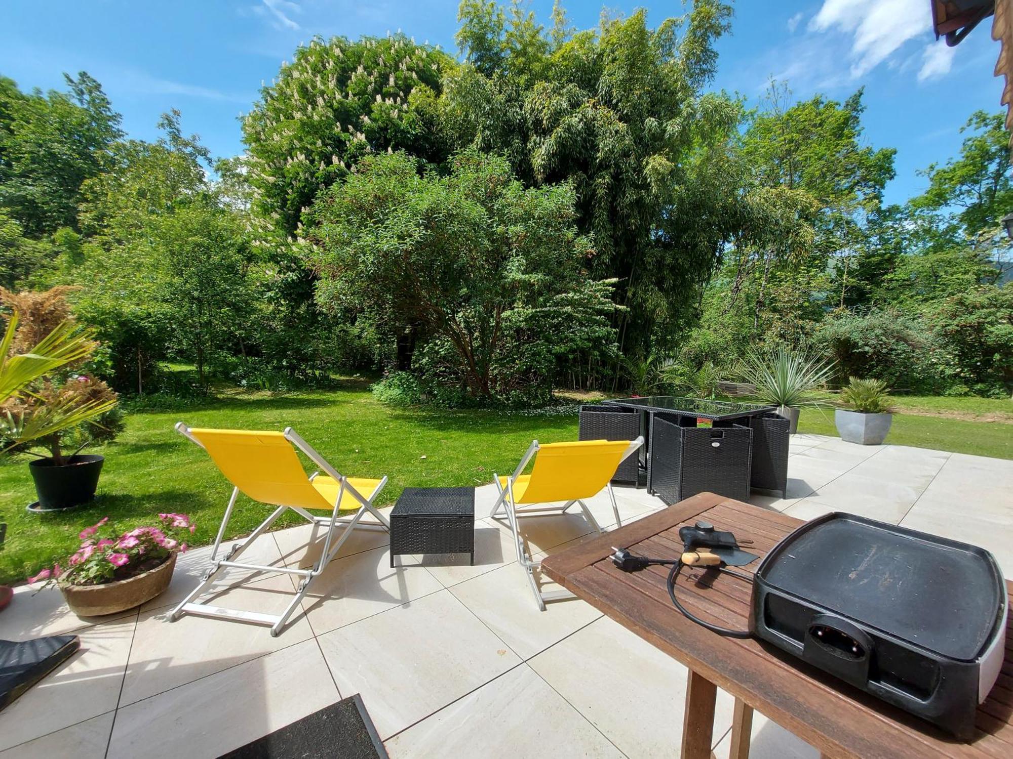 Centre St Jorioz : Et Spacieux Avec Terrasse Et Jardin Privatif Apartment
